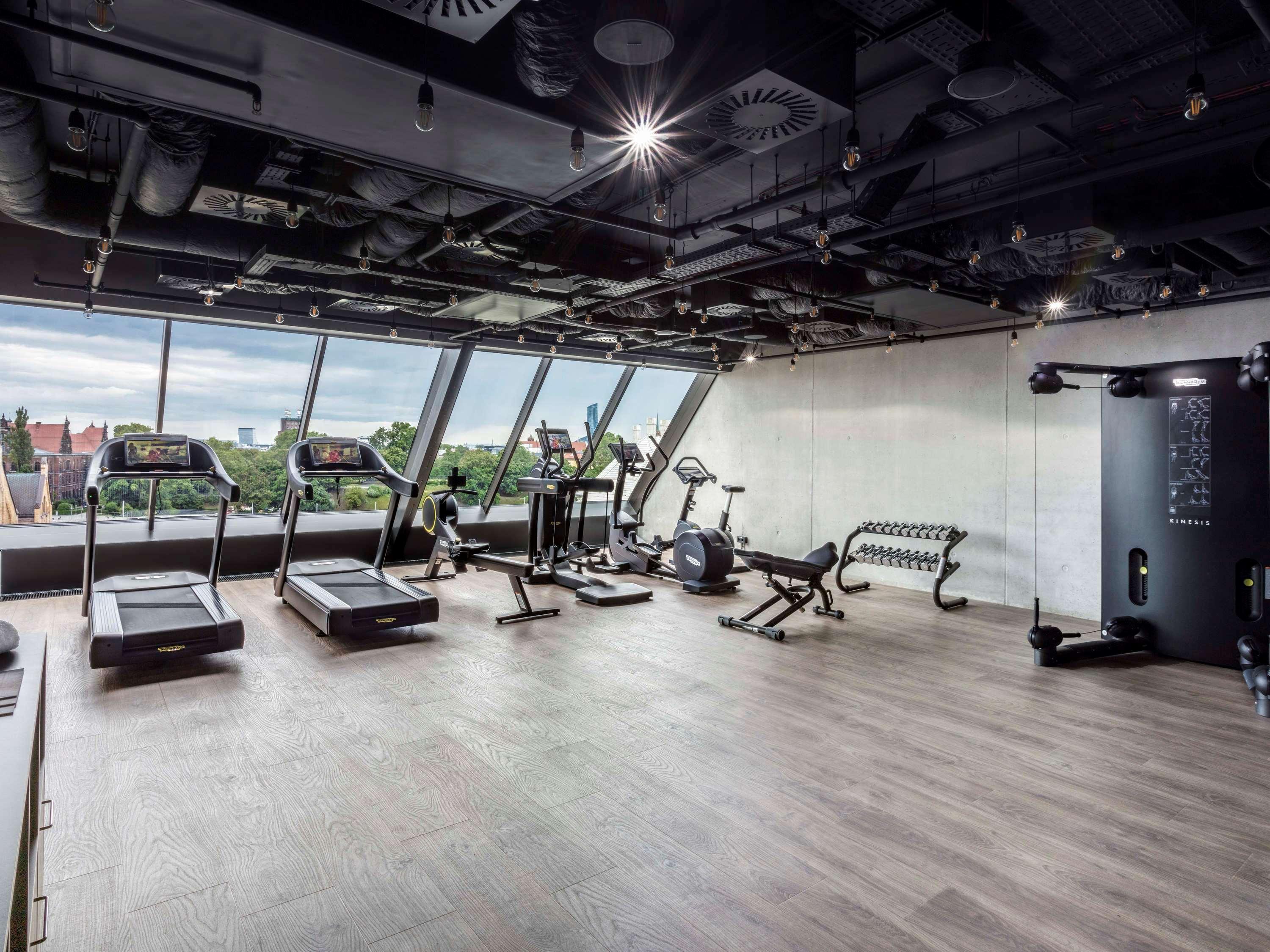 美憬阁弗罗茨瓦夫桥酒店 外观 照片 The gym at the top of the building